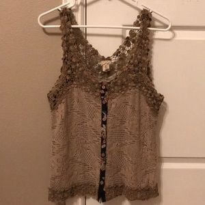 Gimmicks sleeveless button down knit top